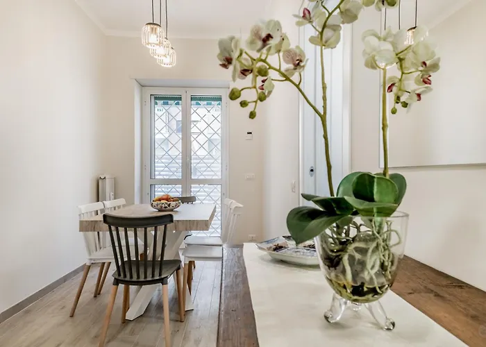 Elegant And Spacious Facing The Subway Near The Vatican Apartamento Roma