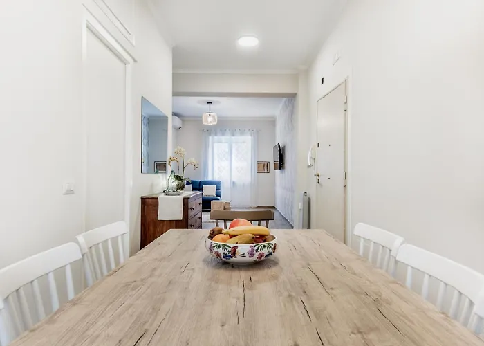 Elegant And Spacious Facing The Subway Near The Vatican * Roma