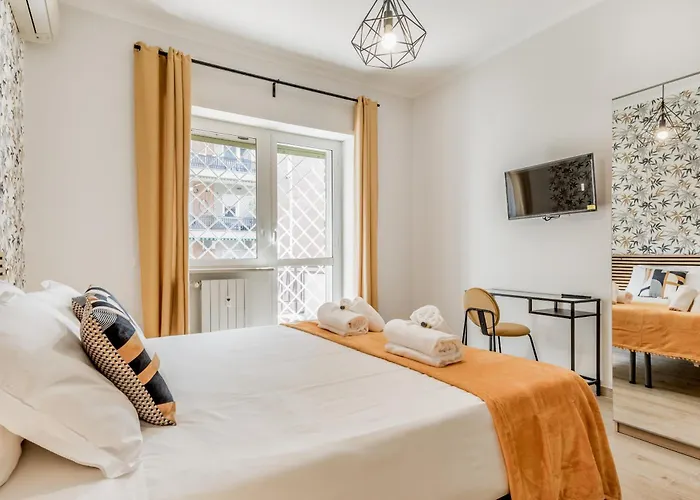 Elegant And Spacious Facing The Subway Near The Vatican Apartamento
