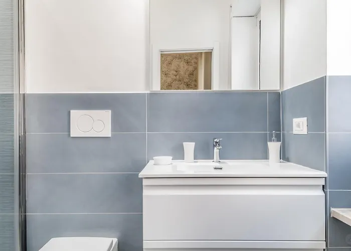 Elegant And Spacious Facing The Subway Near The Vatican