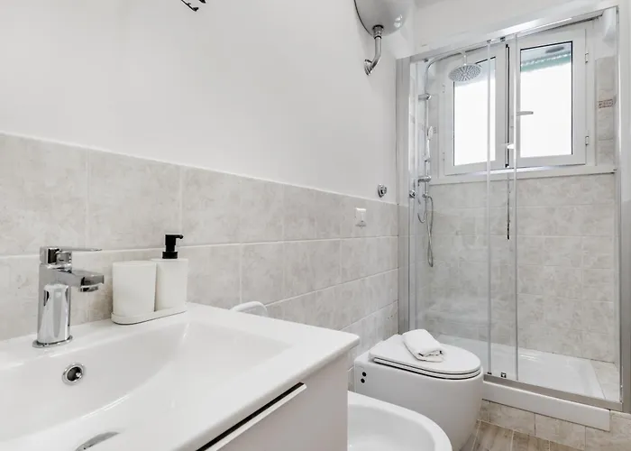 Elegant And Spacious Facing The Subway Near The Vatican * Roma