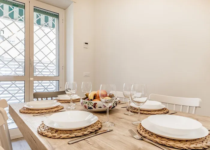 Elegant And Spacious Facing The Subway Near The Vatican * Roma