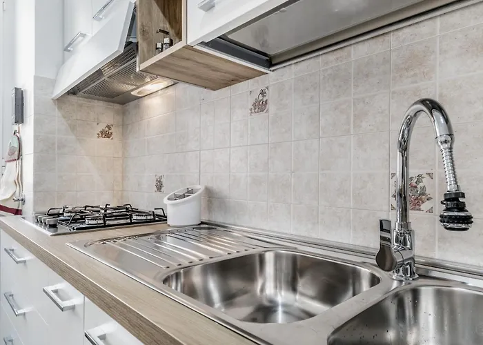 Elegant And Spacious Facing The Subway Near The Vatican Apartamento