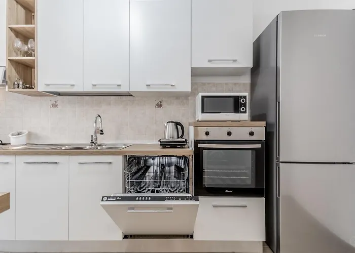 Elegant And Spacious Facing The Subway Near The Vatican * Roma